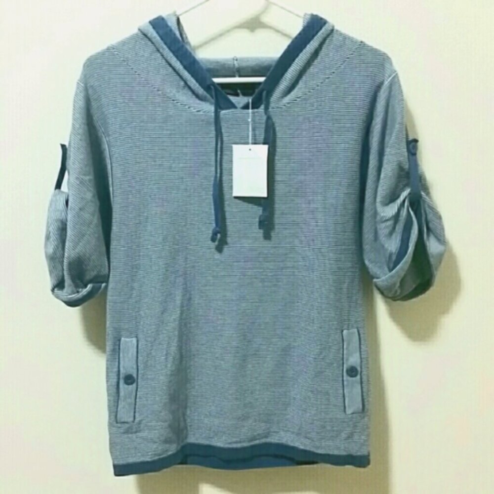 New VS Moda International Hoodie Knit Top